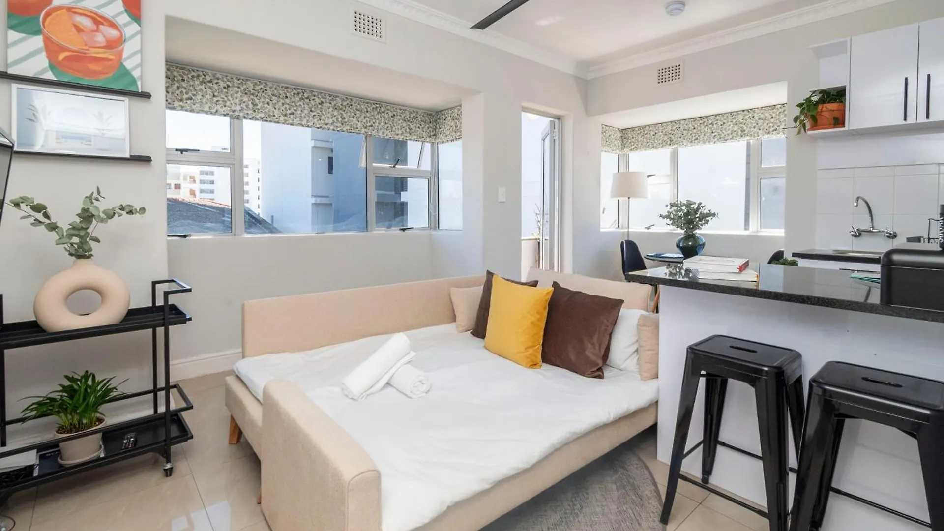 Bright Modern 2Bed1 Central Apartment With Pool Cape Town South Africa