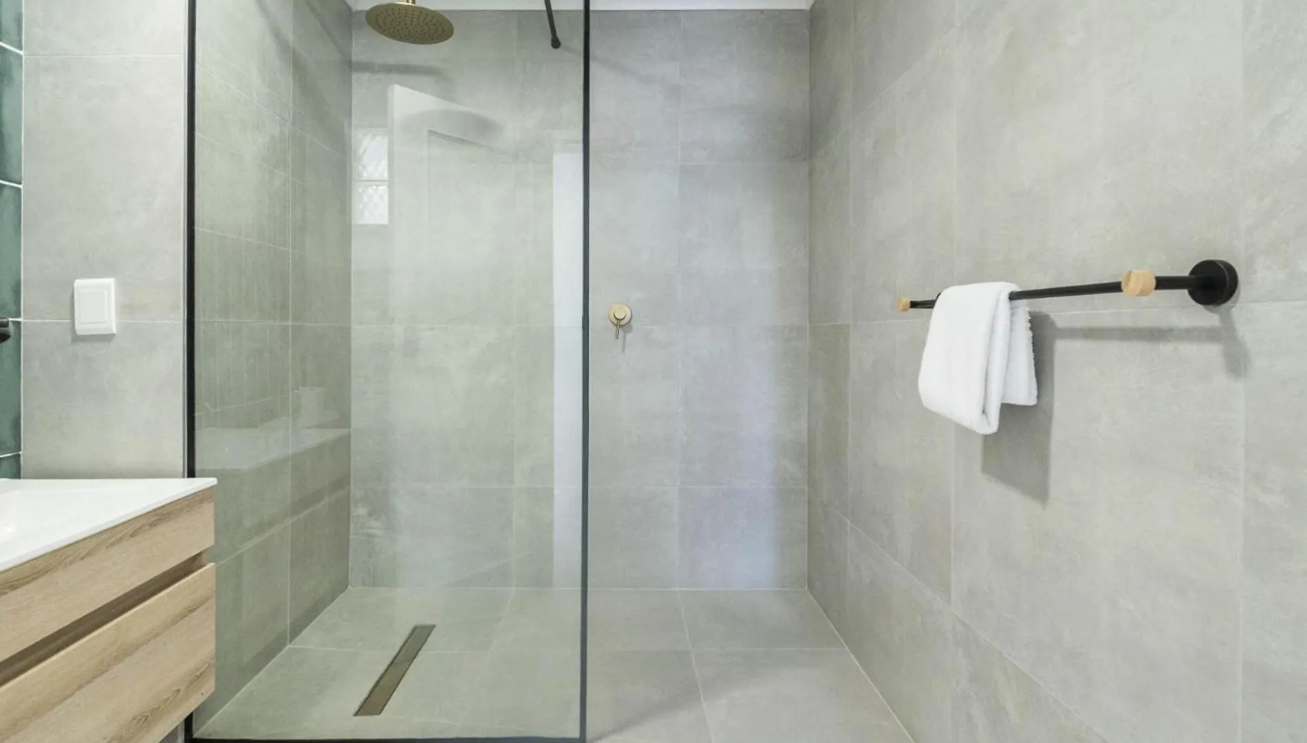 Bright Modern 2Bed1 Central Apartment With Pool Cape Town 0*,  South Africa